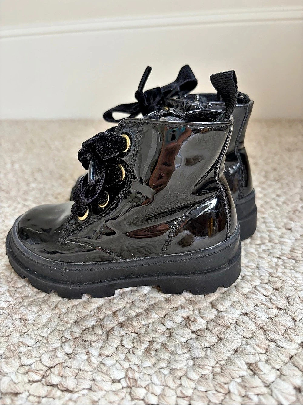 H&M Black Patent Lace-Up Toddler Boots with Side Zip and Velvet laces US4.5